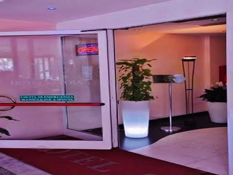 Hotel Savoia Линьяно-Саббьядоро Экстерьер фото